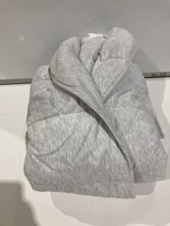 A QTY OF THE WHITE COMPANY ITEMS TO INCLUDE SHAWL COLLAR DUVET ROBE XL PALE GREY MARL TOTAL RRP £129