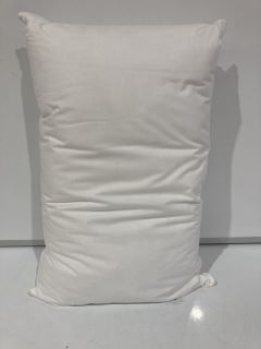 A QTY OF THE WHITE COMPANY ITEMS TO INCLUDE LYRA THROW MIDNIGHT TOTAL RRP £164