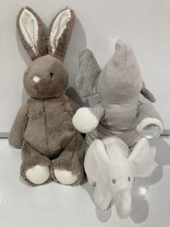 A QTY OF THE WHITE COMPANY ITEMS TO INCLUDE MEDIUM BONNIE BUNNY ALL AGES NATURAL TOTAL RRP £75