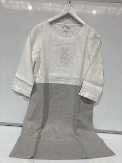 A QTY OF THE WHITE COMPANY ITEMS TO INCLUDE LINEN COLOUR BLOCK DRESS 6 WHITE/GREY TOTAL RRP £184