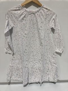 A QTY OF THE WHITE COMPANY ITEMS TO INCLUDE ANASTASIA FLORAL PYJAMA 7-8YR MULTI TOTAL RRP £132