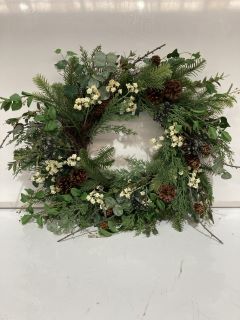 A QTY OF THE WHITE COMPANY ITEMS TO INCLUDE PRE LIT ULTIMATE PINECONE GARLAND 250CM TOTAL RRP £129