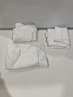 A QTY OF ASSORTED WHITE COMPANY BEDDING - WHITE