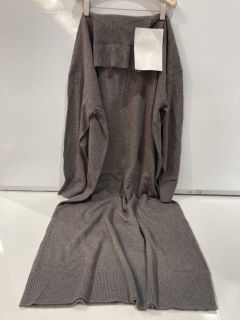 A QTY OF THE WHITE COMPANY ITEMS TO INCLUDE SUEDE PHONE POUCH ONE SIZE TAUPE TOTAL RRP £267