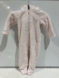 A QTY OF THE WHITE COMPANY ITEMS TO INCLUDE TODDLER RECYCLED FAUX FUR GILET MEDIUM PALE GREY TOTAL RRP £147