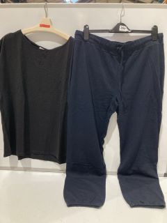 A QTY OF THE WHITE COMPANY ITEMS TO INCLUDE JERSEY BRODERIE TRIM TOP 18 BLACK TOTAL RRP £217