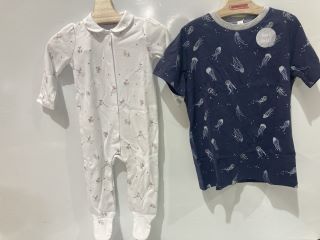 A QTY OF THE WHITE COMPANY ITEMS TO INCLUDE GITD JELLYFISH PRINT PYJAMA 7-8YR NAVY TOTAL RRP £136