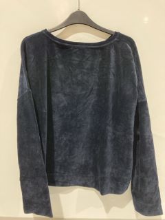 A QTY OF THE WHITE COMPANY ITEMS TO INCLUDE LOUNGE CORD SWEATSHIRT - NAVY - XL - TOTAL RRP £214