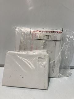 A QTY OF THE WHITE COMPANY ITEMS TO INCLUDE SATEEN DUVET COVER - WHITE - KING - TOTAL RRP £716