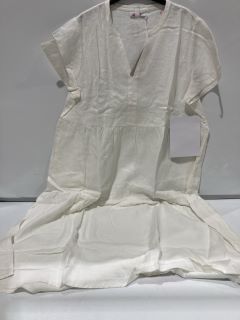 A QTY OF THE WHITE COMPANY ITEMS TO INCLUDE KATY FLORAL JERSEY DRESS 3-4YR BLUE TOTAL RRP £255