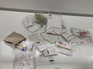 A QTY OF THE WHITE COMPANY ITEMS TO INCLUDE RAW QUARTZ STUDS ONE SIZE GOLD TOTAL RRP £345