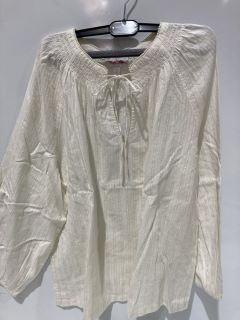 A QTY OF THE WHITE COMPANY ITEMS TO INCLUDE SPARKLE TIPPED JUMPER WITH RECYCLED COTTON XL CLOUD TOTAL RRP £305