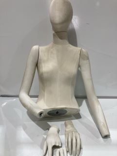 1 X FEMALE FASHION MANNEQUIN WHITE TOTAL RRP £123