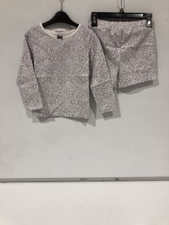 A QTY OF THE WHITE COMPANY ITEMS TO INCLUDE FRILL COLLAR SHORT CONFETTI PRINT WHITE TOTAL RRP £420