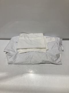 A QTY OF THE WHITE COMPANY ITEMS TO INCLUDE COTTON KING FITTED SHEET TOTAL RRP £150