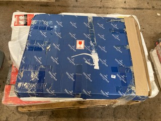 PALLET OF ASSORTED ITEMS TO INCLUDE RESIN SHOWER TRAYS & GLASS DOOR PANELS