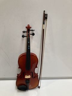 1 X STAGG MAPLE VIOLIN WITH CARRY CASE