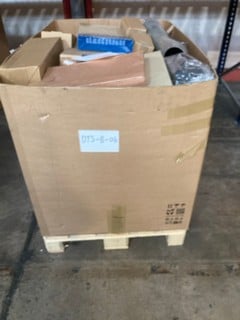 PALLET OF ITEMS TO INCLUDE SCANIA ALTERNATOR, PIVOT BUSH 80MM, SPRAYFLAP & DRAGLINK ASSEMBLY