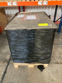 PALLET OF ITEMS TO INCLUDE BOSCH P21/4W HEADLIGHT BULBS, ABS RINGS & OIL FILTERS