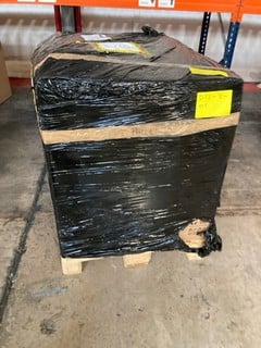 PALLET OF ITEMS TO INCLUDE ANKER WAX PRESERVATIVE FLUID, MOTORCYCLE BATTERY, INTEGRAL BULB ASSEMBLY & SCANIA AIR SPRING REPAIR KIT