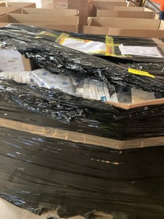 PALLET OF ITEMS TO INCLUDE IVECO DAILY TRACK CONTROL ARM, 10W LED SITE LAMP, RECHARGEABLE W LAMP, BELT TENSIONER & FITTING PACK (5011)