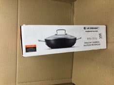 LE CREUSET TOUGHENED NON-STICK 24X5.95CM SHALLOW CASSEROLE/BRAISER WITH GLASS LID, ALUMINIUM, 51107240010502.:: LOCATION - B RACK