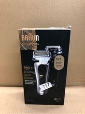 BRAUN SERIES 9 PRO ELECTRIC SHAVER WITH 4+1 HEAD, ELECTRIC RAZOR FOR MEN WITH PROLIFT TRIMMER, CHARGING STAND & TRAVEL CASE, SONIC TECHNOLOGY, UK 2 PIN PLUG, 9417S, SILVER, RATED WHICH? BEST ON TEST.