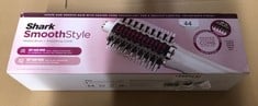 1 X SHARK SMOOTHSTYLE HEATED BRUSH AND COMB, WET & DRY MODES, SMOOTHING HOT AIR BRUSH WITH 3 TEMPERATURES, SOFT & VOLUMINOUS FINISH FOR ALL HAIR TYPES, SILK HT202UK.: LOCATION - TOP 50 RACK