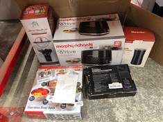 QUANTITY OF KITCHEN & APPLIANCES ITEMS TO INCLUDE MORPHY RICHARDS 220031 HIVE TOASTER BLACK: LOCATION - F