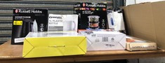 QUANTITY OF KITCHEN & APPLIANCES ITEMS TO INCLUDE RUSSELL HOBBS HONEYCOMB KETTLE: LOCATION - SHUTTER TABLES