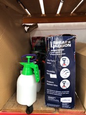 QUANTITY OF ASSORTED GARDEN ITEMS TO INCLUDE SPEAR AND JACKSON PRESSURE SPRAYER: LOCATION - RACK 2 (COLLECTION OR OPTIONAL DELIVERY AVAILABLE)