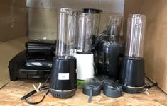 QUANTITY OF ASSORTED KITCHEN ITEMS TO INCLUDE BREVILLE ACTIVE BLENDER: LOCATION - RACK 2(COLLECTION OR OPTIONAL DELIVERY AVAILABLE)