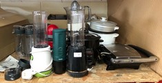 QUANTITY OF ASSORTED KITCHEN ITEMS TO INCLUDE BREVILLE ACTIV BLENDER: LOCATION - RACK 2(COLLECTION OR OPTIONAL DELIVERY AVAILABLE)