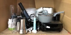 QUANTITY OF ASSORTED KITCHEN ITEMS TO INCLUDE BREVILLE ACTIV BLENDER: LOCATION - RACK 3(COLLECTION OR OPTIONAL DELIVERY AVAILABLE)