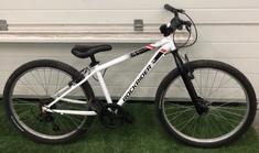 ROCK RIDER ST100 MOUNTAIN BIKE, 15” FRAME, 26” WHEELS, 18 SPEED EASY SHIFT GEARS.: LOCATION - MIDDLE FLOOR(COLLECTION OR OPTIONAL DELIVERY AVAILABLE)