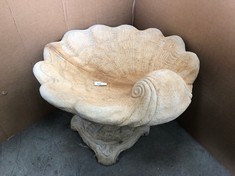 SHELL BIRD BATH LARGE SHELL ON DECORATIVE BASE - COLLECTION ONLY - LOCATION RIGHT RACK