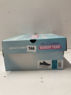 PAIR OF SKECHERS WITH AIR-COOLER MEMORY FOAM TRAINERS UK 7