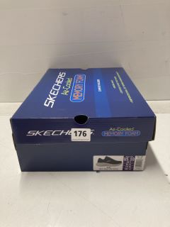 PAIR OF SKECHERS WITH AIR-COOLER MEMORY FOAM TRAINERS UK 9