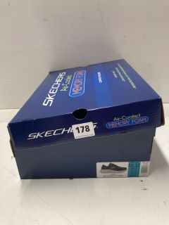 PAIR OF SKECHERS WITH AIR-COOLER MEMORY FOAM TRAINERS UK 11