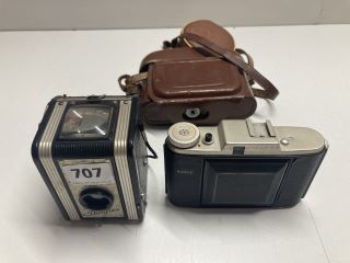 2 X ASSORTED VINTAGE CAMERAS TO INCLUDE KODAK DUAFLEX CAMERA