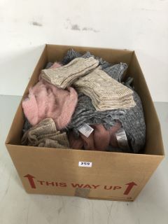 BOX OF ASSORTED CLOTHING