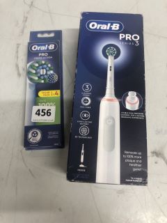 2 X ORAL-B PRODUCTS INC. PRO SERIES 3 ELECTRIC TOOTHBRUSH