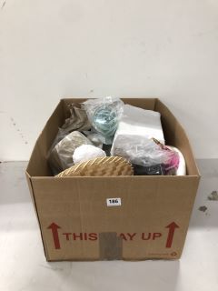 BOX OF HOUSEHOLD ITEMS INC PLASTIC CUPS