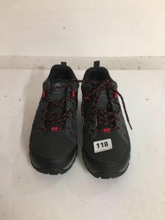 PAIR OF COLUMBIA WALKING BOOTS IN BLACK - SIZE UK 8