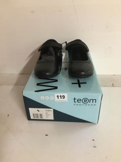 PAIR OF TERM FOOTWEAR MAYA SCHOOL SHOES IN BLACK - SIZE UK 3