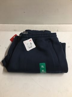 2 X PAIRS OF PUMA JOGGER SHORTS IN NAVY - SIZE XL