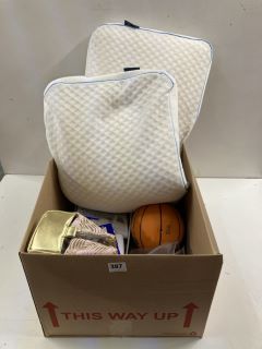 BOX OF ASSORTED ITEM INCL. TAHARI MAKEUP BAG IN PINK AND GOLD