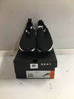 PAIR OF DKNY ASHTON-SLIP ON SNEAKERS - SIZE UK 6