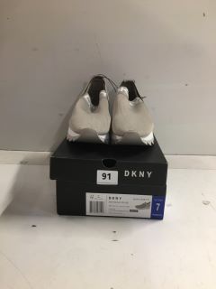 PAIR OF DKNY ASHTON-SLIP ON SNEAKERS - SIZE UK 4.5