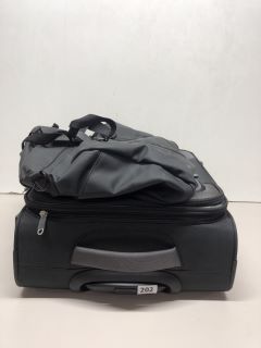 SOFT SKIN CARRY ON SUITCASE AND A HOLDALL